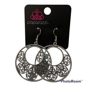 Paparazzi Petal Earring